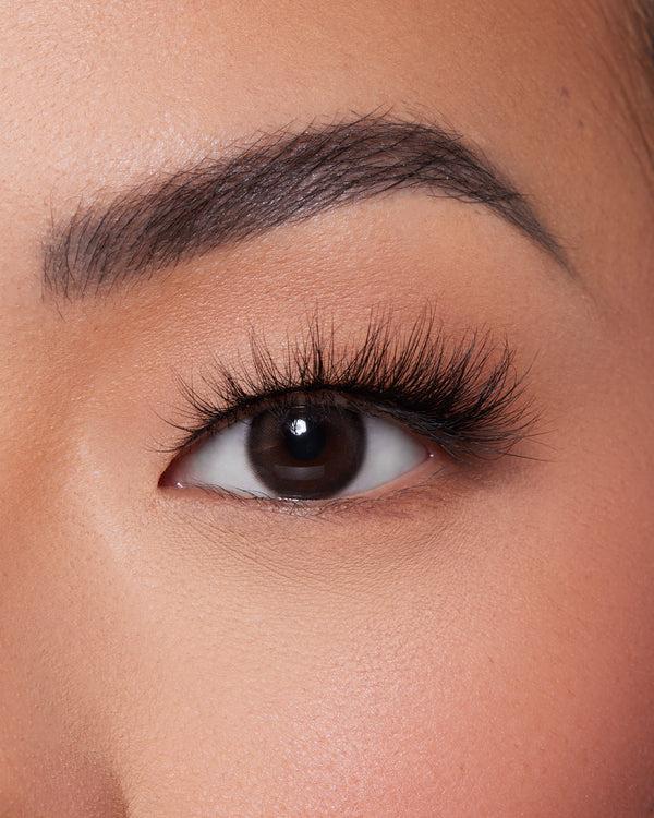 Lilly Lashes Flirtatious