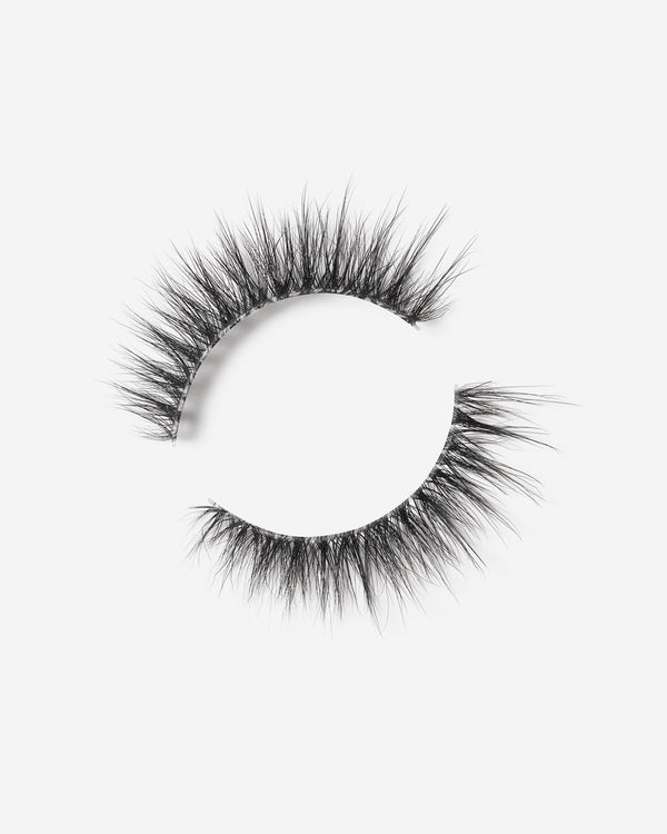 Lilly Lashes Persuasive