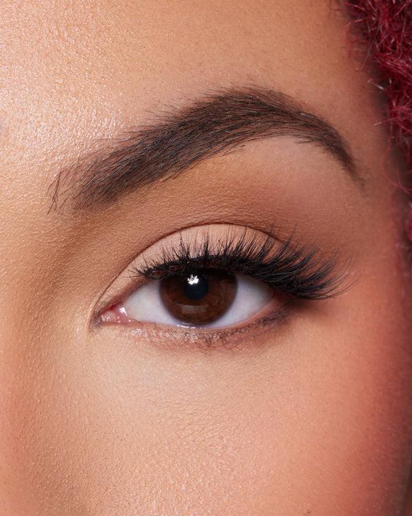 Lilly Lashes Persuasive