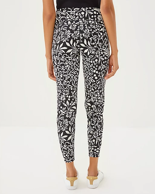 Lilly Pulitzer UPF 50+ Luxletic 28" Island Mid Rise Jogger Noir Purrfect Pounce Knit Jacquard