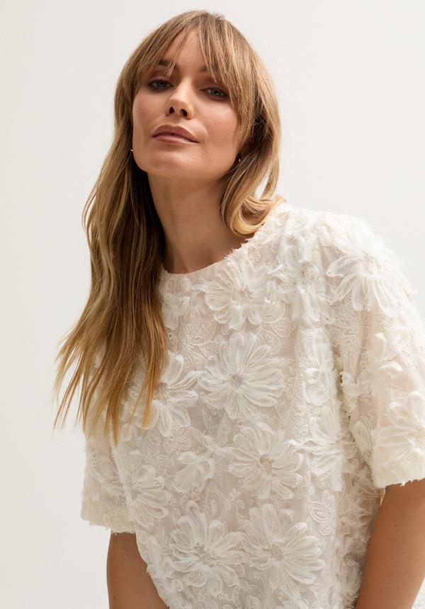 Lily And Lionel Lotus Ribbon Work Scallop Hem Top In Cream