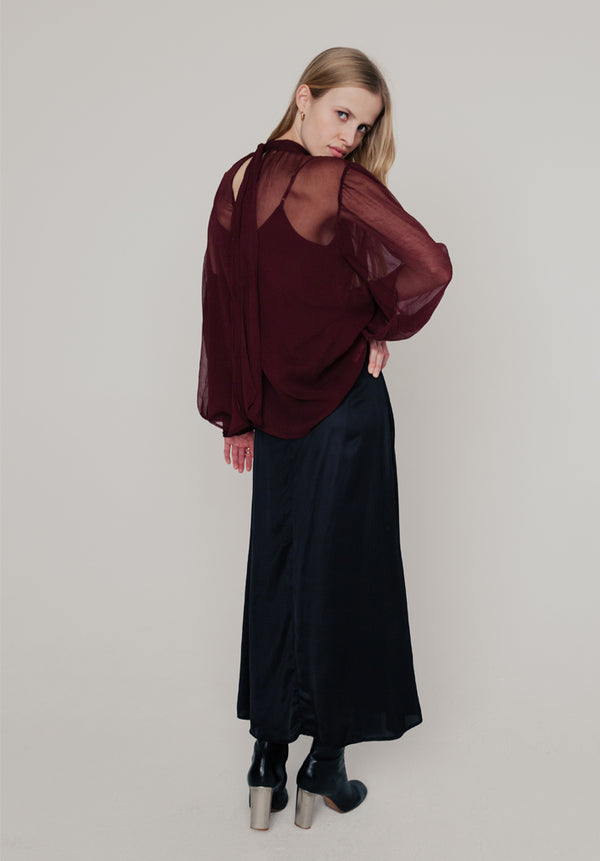 Lily And Lionel Molly Turtle Neck Blouse In Burgundy