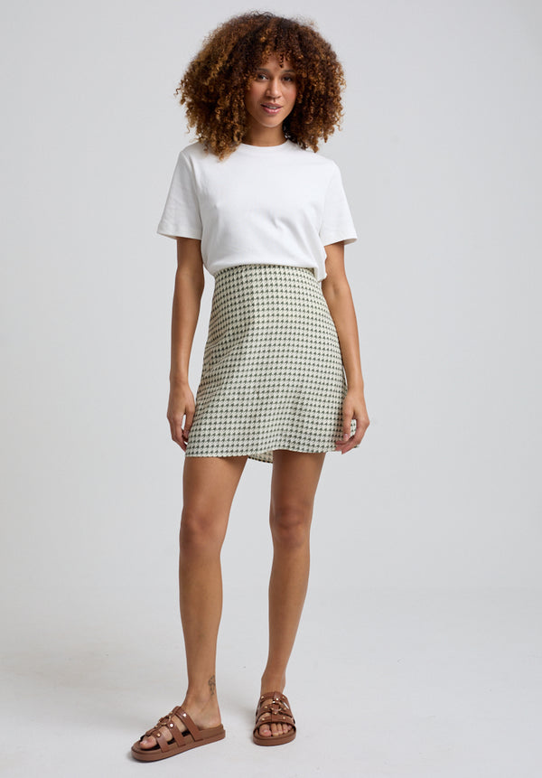 Lily And Lionel Sadie Flare Houndstooth Print Mini Skirt In Green