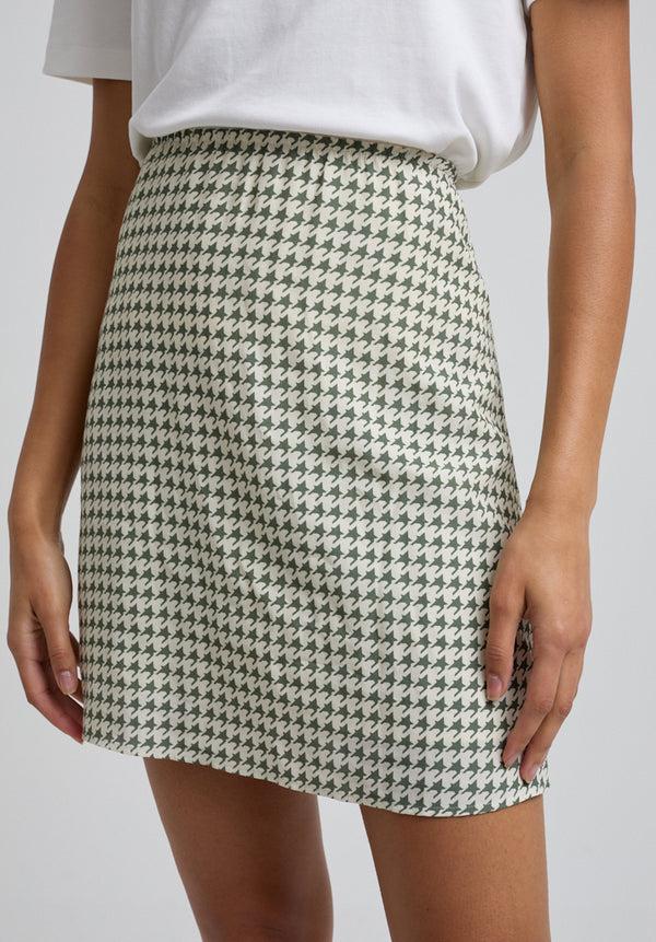 Lily And Lionel Sadie Flare Houndstooth Print Mini Skirt In Green