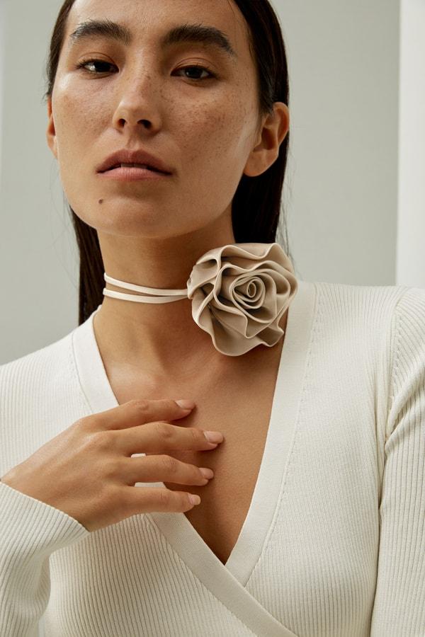 Lilysilk Champagne Rosette Silk Collar Necklace