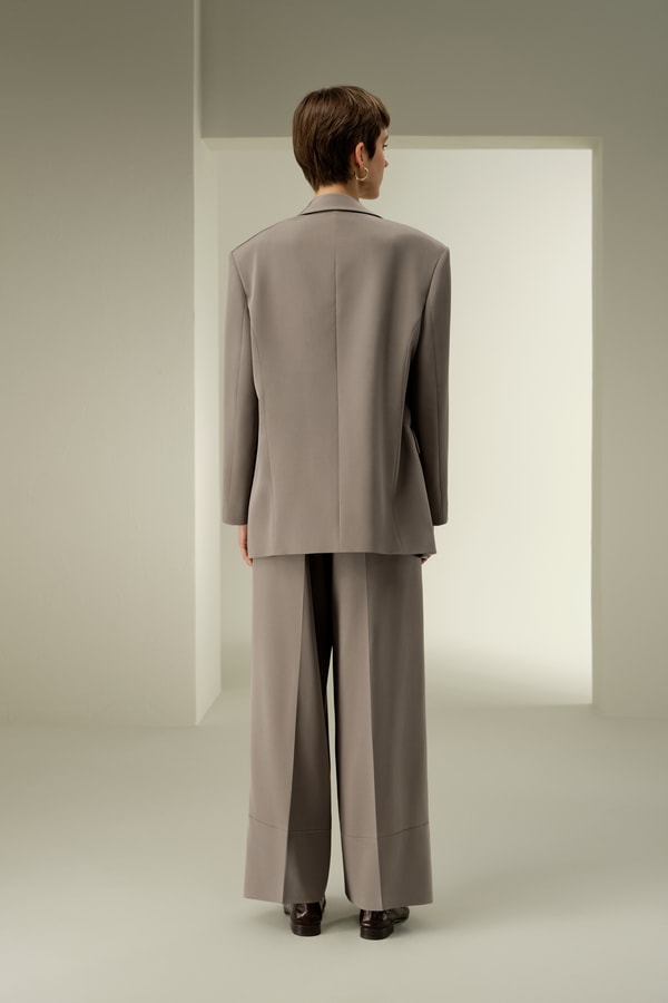 Lilysilk Oversized Padded-Shoulder Silk Blazer
