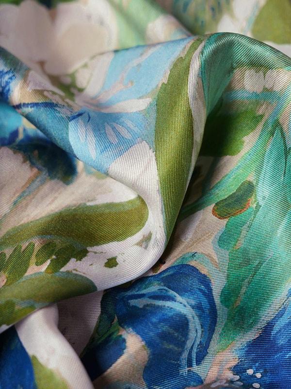 Lilysilk Praslin Silk Square Scarf