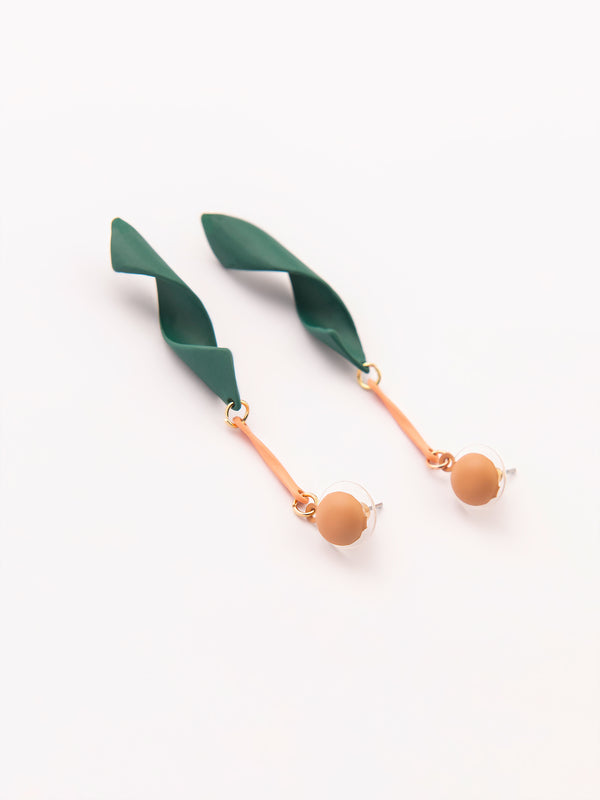 Limelight Curvy Dangle Earrings