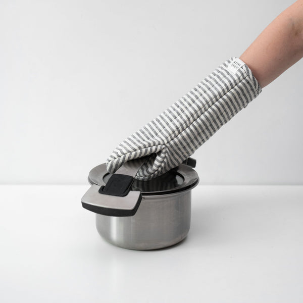 Linen Tales Thin Black Stripes Linen Oven Mitt