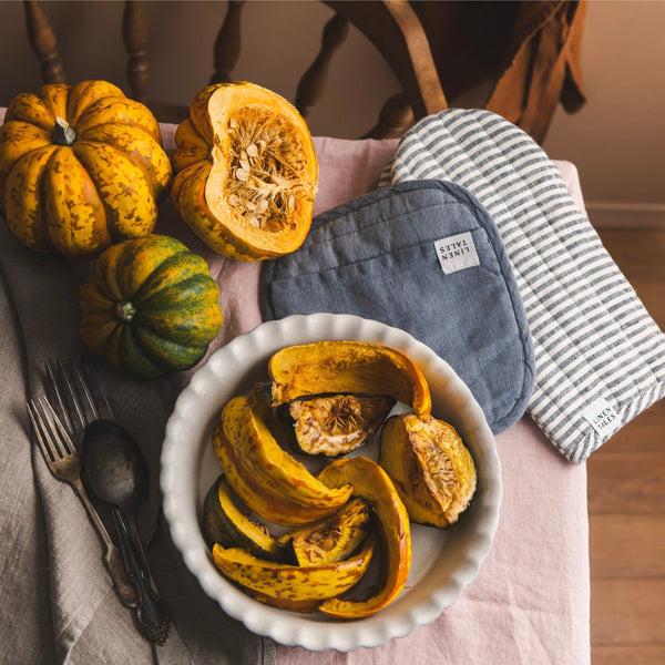 Linen Tales Thin Black Stripes Linen Oven Mitt