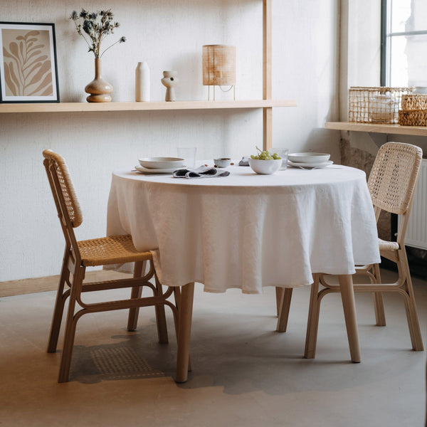 Linen Tales White Lightweight Linen Round Tablecloth