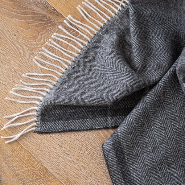 Linenme Cashmere Wool Throw Anthracite Ernesto Herringbone