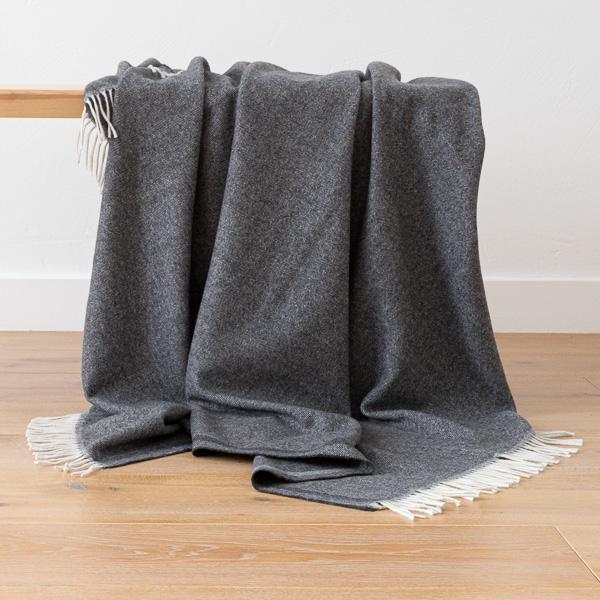 linenme Cashmere Wool Throw Anthracite Ernesto Herringbone