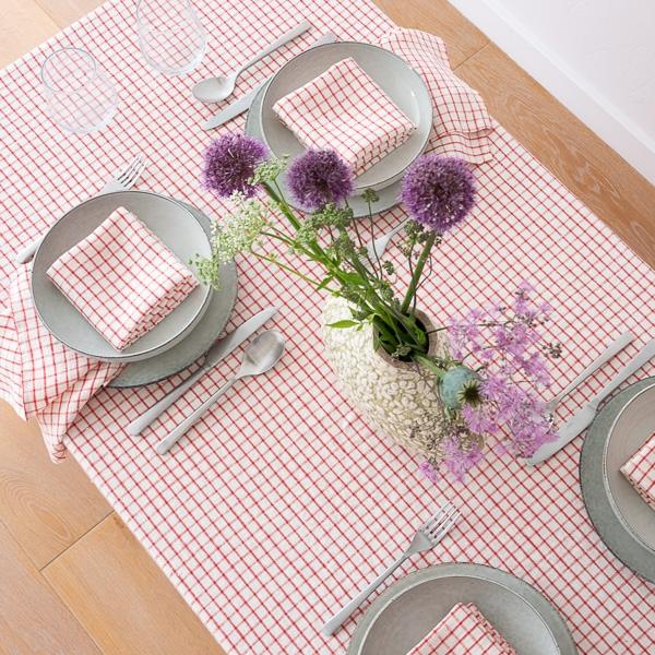 Linenme Linen Tablecloth Graphic Check Off White Red
