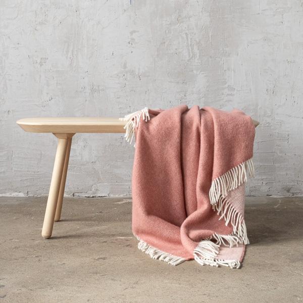 Linenme Canyon Rose Wool Throw Roberto