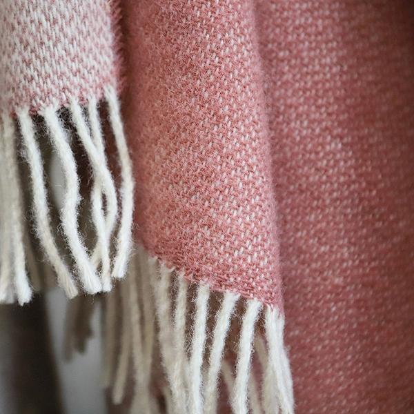 Linenme Canyon Rose Wool Throw Roberto