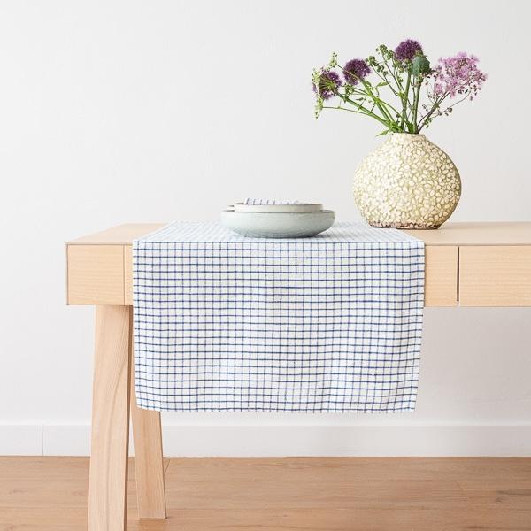 linenme Linen Runner Graphic Check Off White Blue