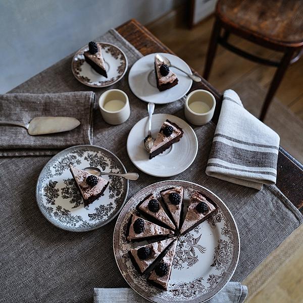 Linenme Linen Tablecloth Choco Natural Chevron
