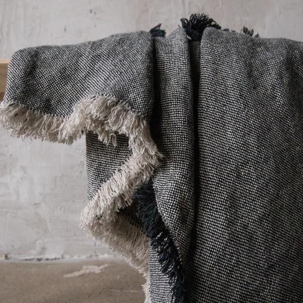 Linenme Natural Black Linen Throw With Fringes Rustico