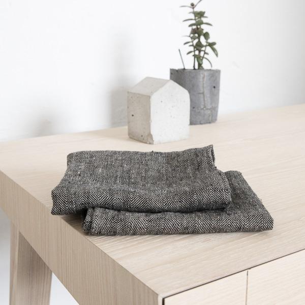 Linenme Set Of 2 Black Natural Linen Hand Towels Chevron