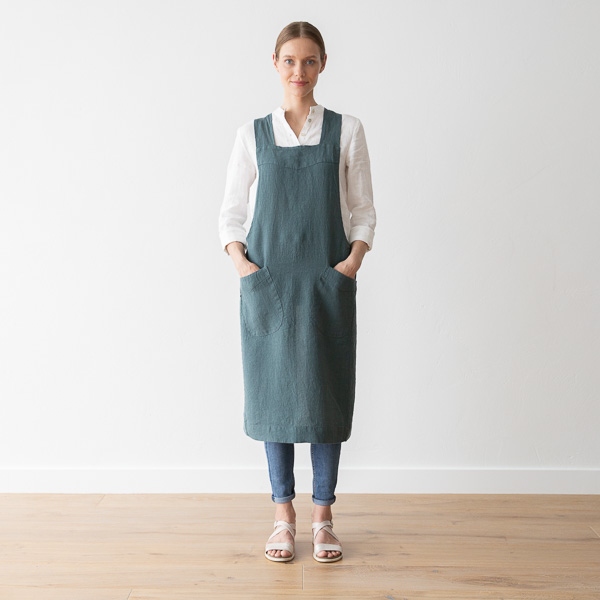 linenme Stone Washed Linen Back Cross Apron Balsam green