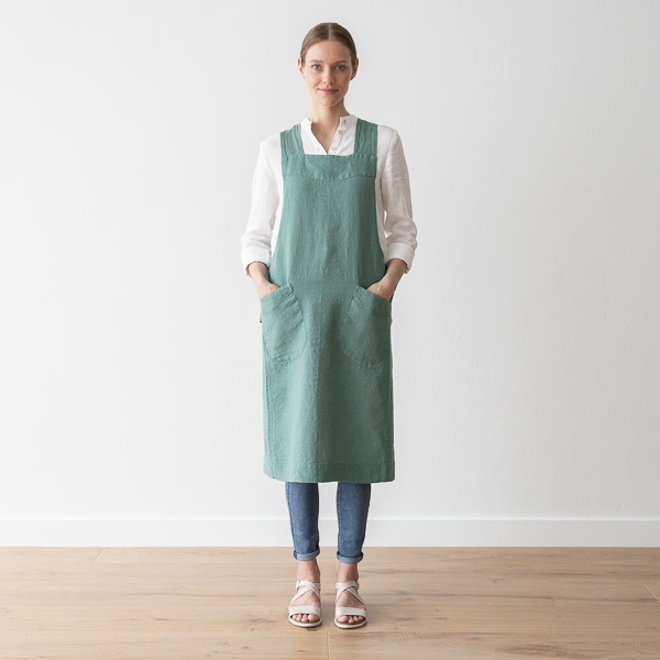 linenme Stone Washed Linen Back Cross Apron Moss green