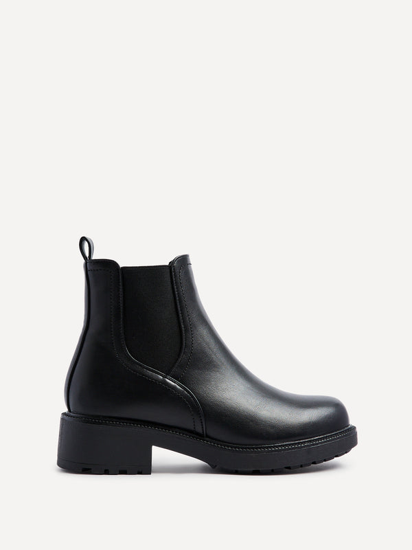 Linzi Black Faux Leather Classic Chelsea Boot With Elastic Gussets