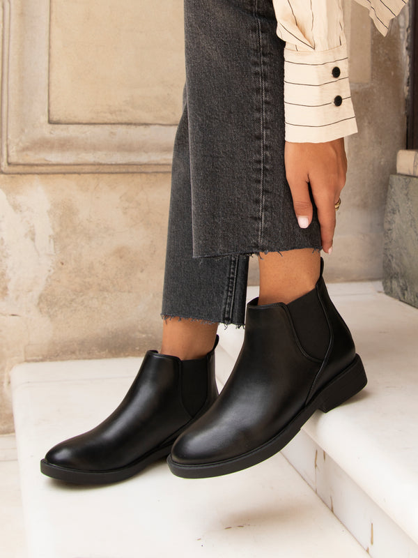 linzi Black Faux Leather Classic Chelsea Boot