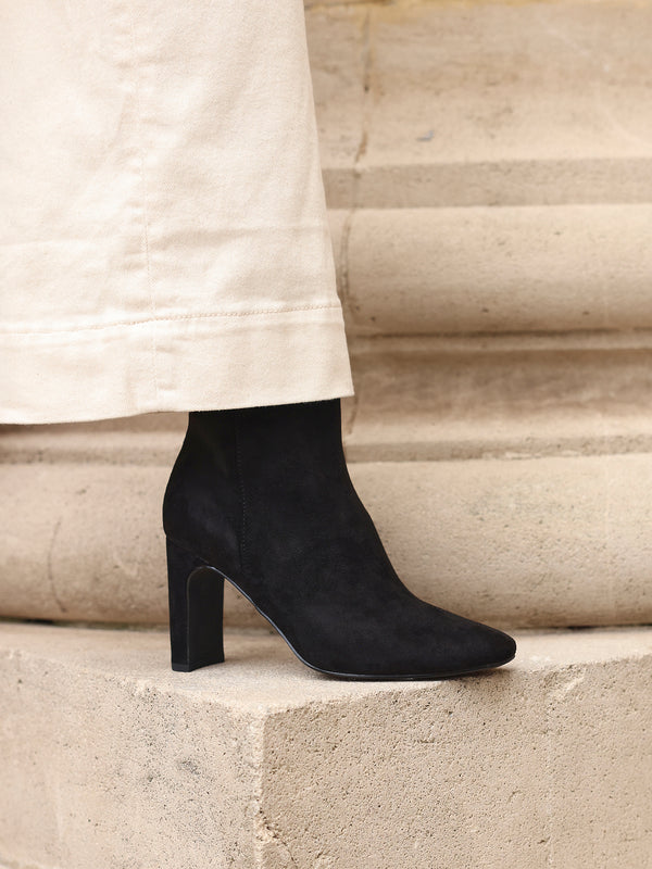 linzi Black Faux Suede Block Heel Ankle Boot