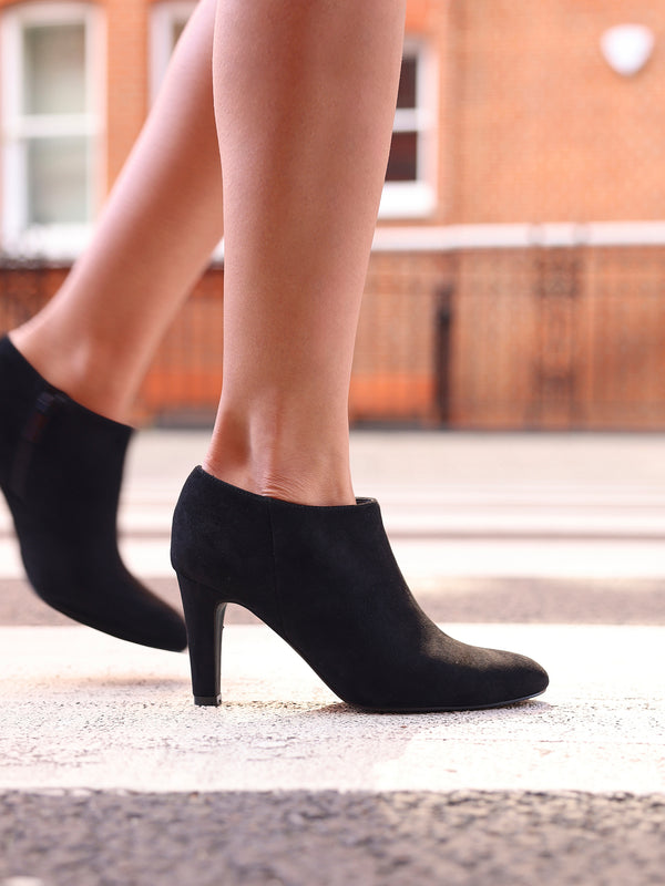 linzi Black Faux Suede Low Cut Heeled Boot