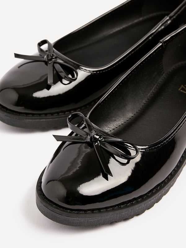 Linzi Black Patent Pump With Bow Detail