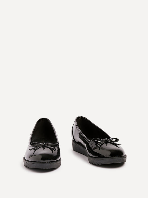 Linzi Black Patent Pump With Bow Detail
