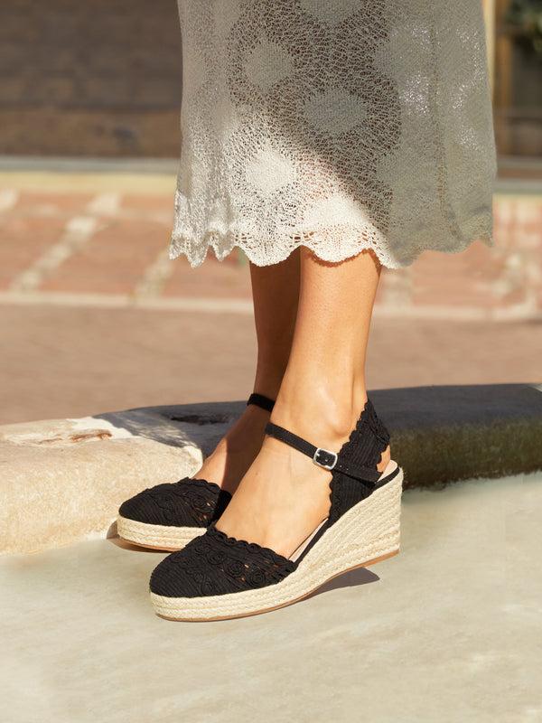 linzi Black Woven Closed Toe Espadrille Wedge