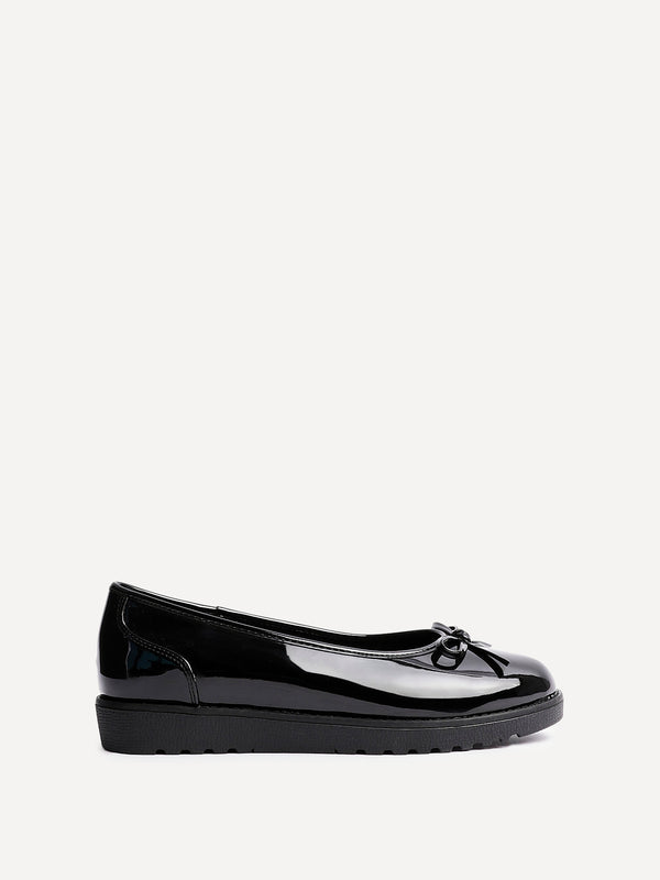 Linzi Wide Fit Black Patent Pump With Bow Detail
