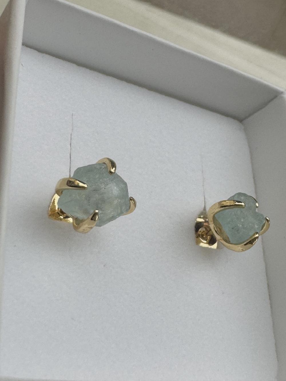 Liou Apatite Studs