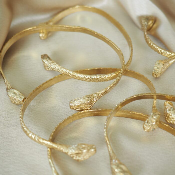 liou Boa Gold Snake Bangle