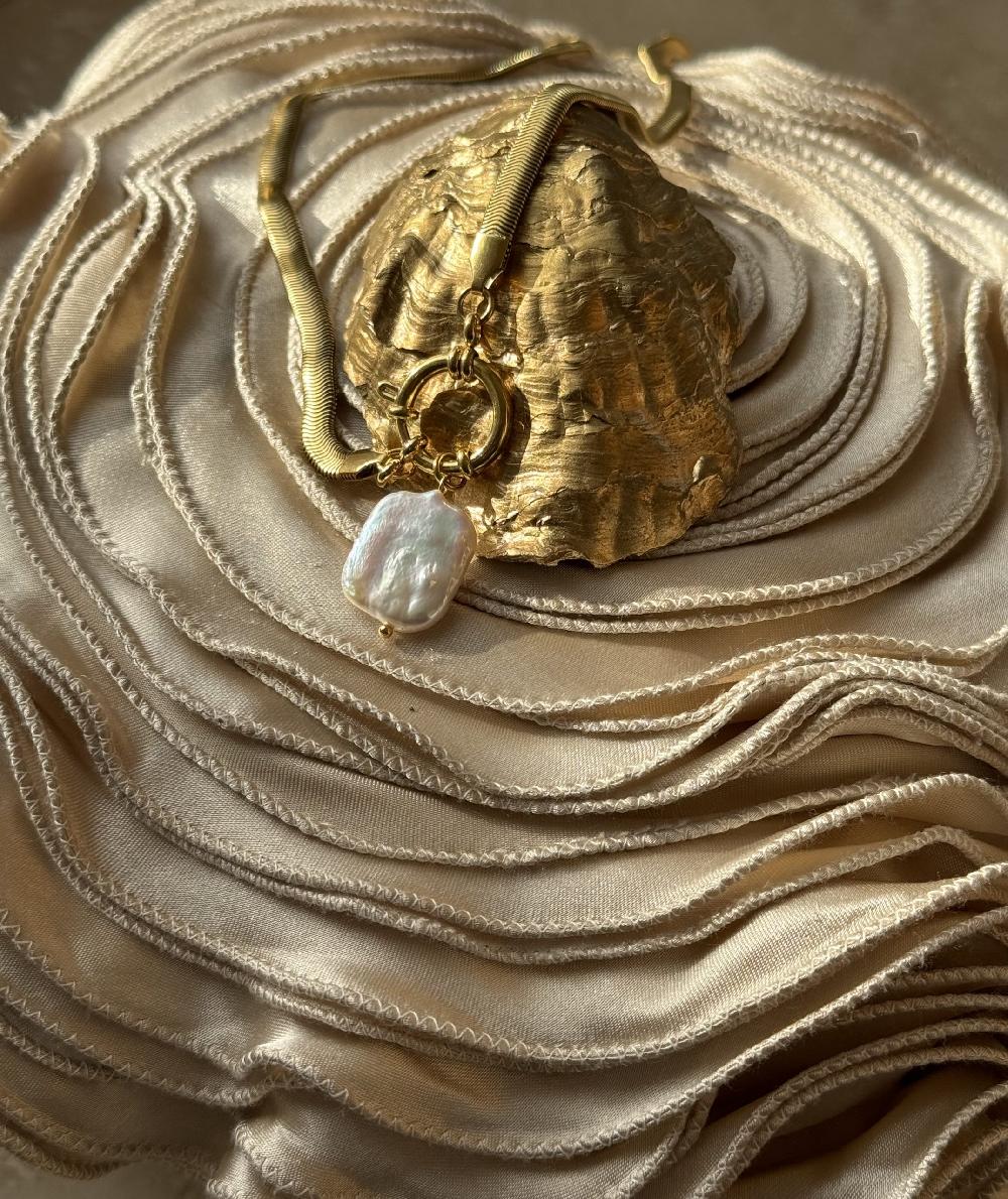 Liou Deia Pearl Necklace