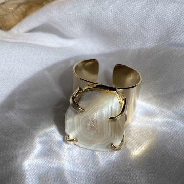 liou GOI Cream Geode Ring
