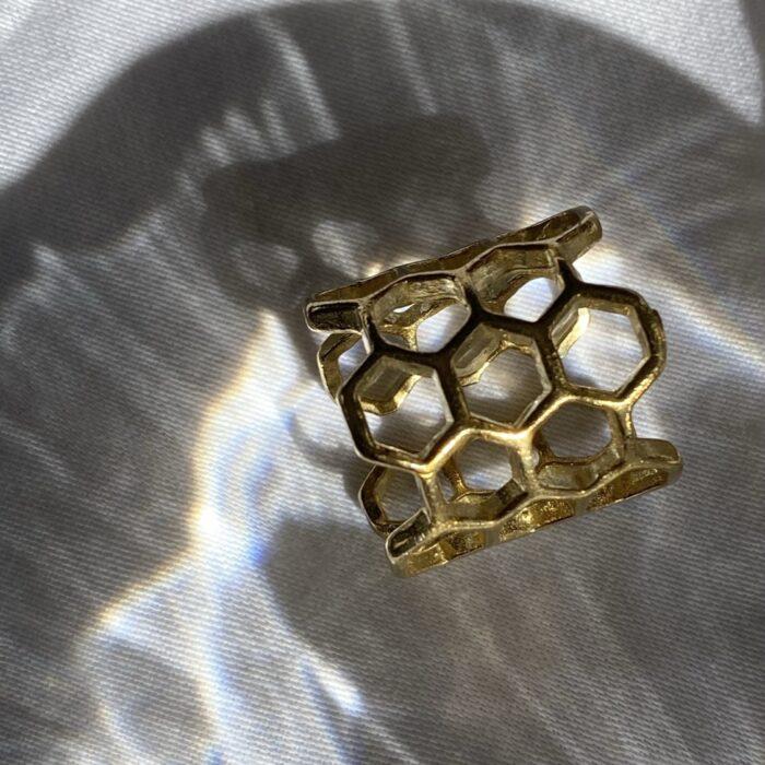 Liou Honeycomb Ring