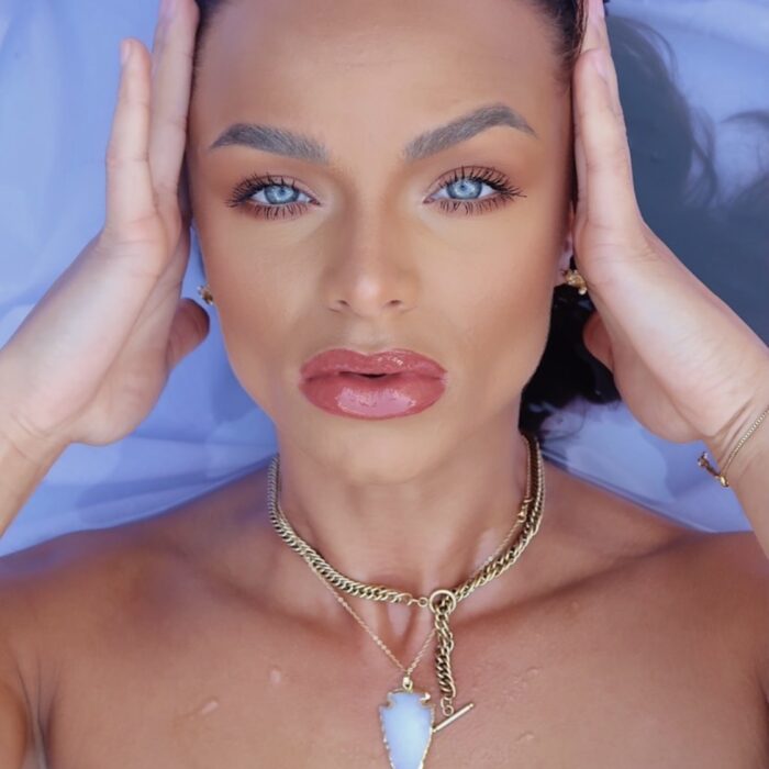 Liou Olai T Bar Necklace