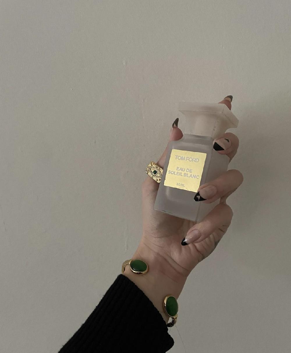 liou Ophidia Bead Bangle