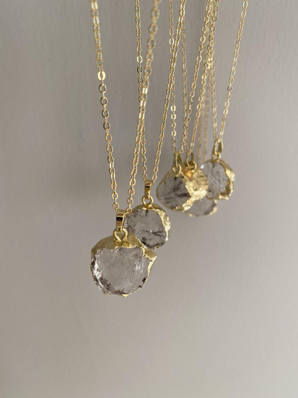 Liou Quartz Mini Moon Necklace