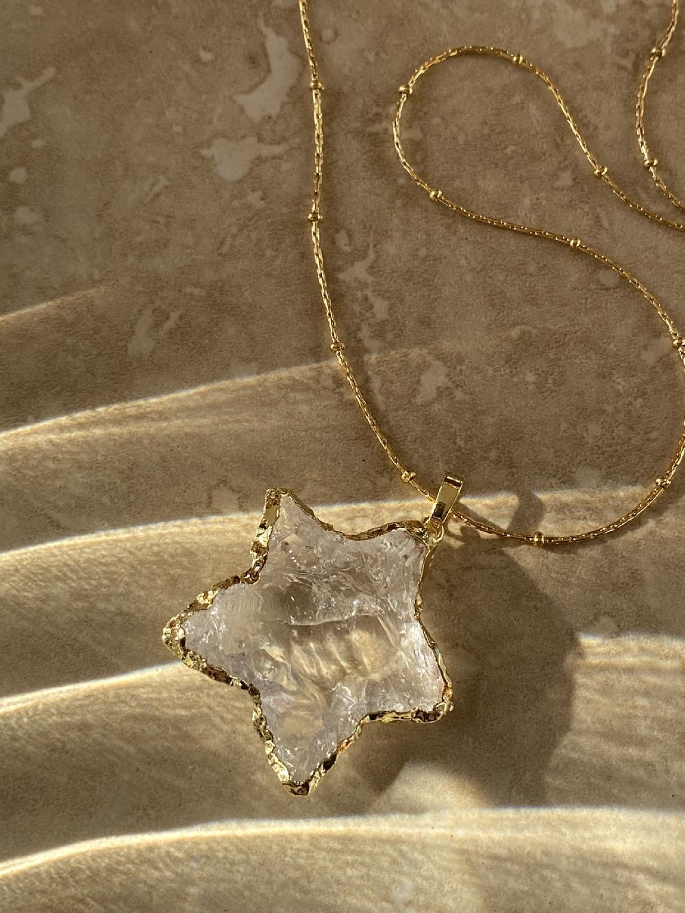 liou Quartz Star Necklace