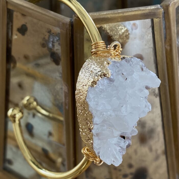 Liou Rock Crystal Bangle