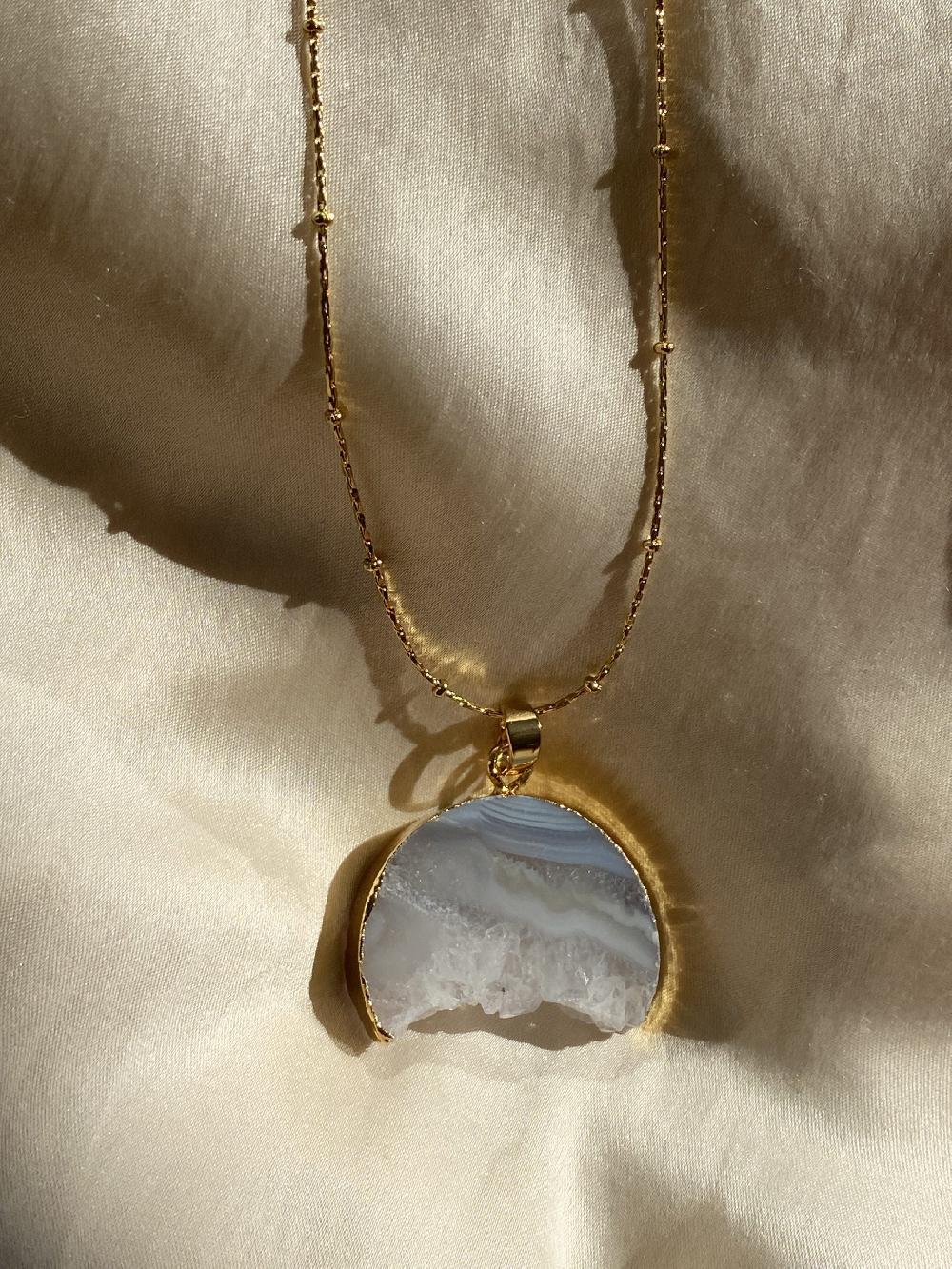 liou Solstice Agate Necklace
