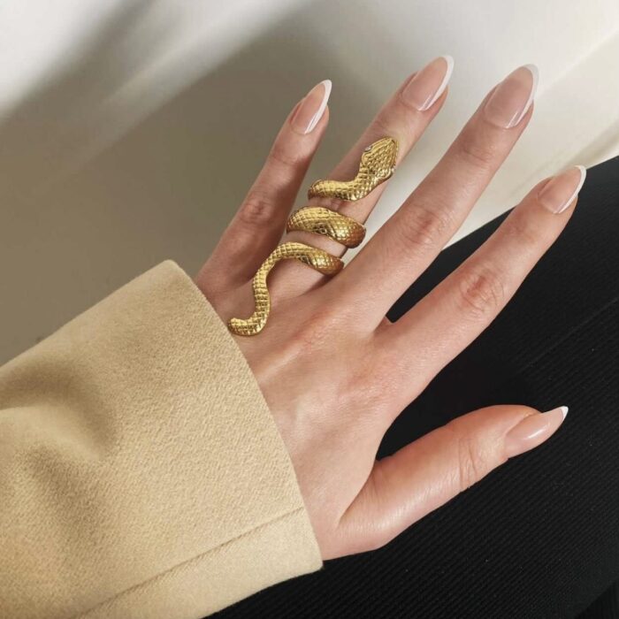 Liou Veana Snake Ring