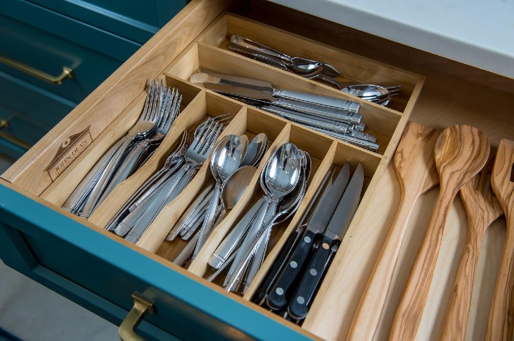 Lipper International Bamboo Utensil Holder 7 Compartments