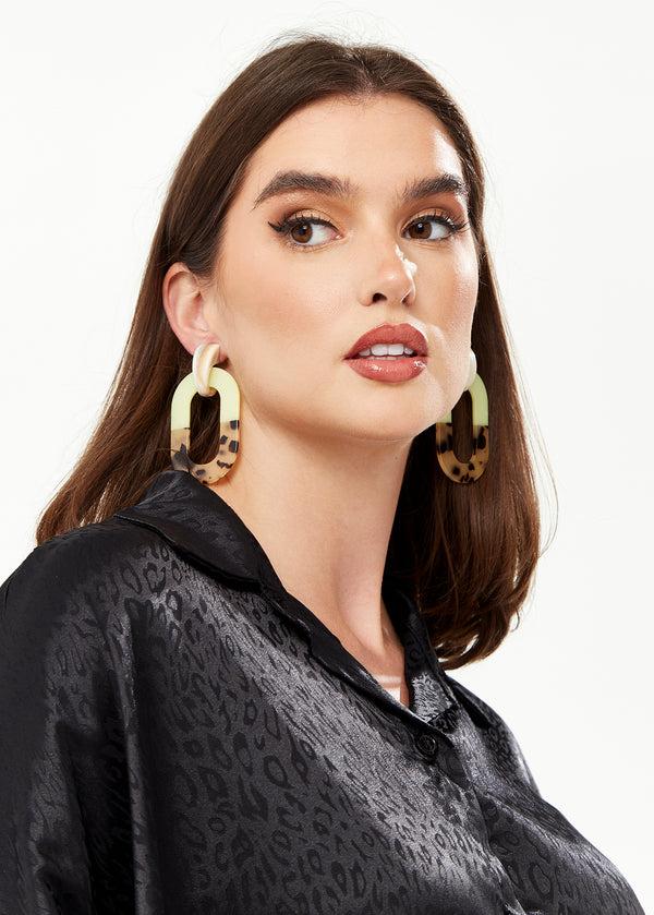 Liquorish Divine Grace Rectangular Hoop Earrings in Cream Tan & Brown Liquorish Divine Grace Rectangular Hoop Earrings in Cream Tan & Brown