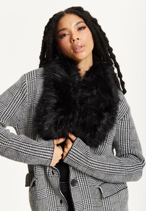 Liquorish Checked Coat With Faux Fur Collar