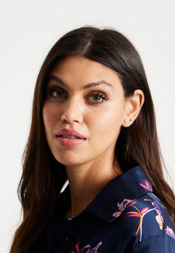 Liquorish Liquorish Heart Stud Earrings In Gold